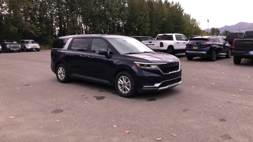 used 2024 Kia Carnival car, priced at $30,898