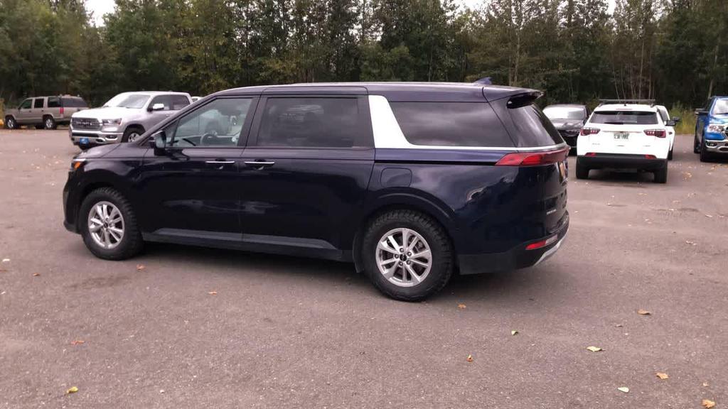 used 2024 Kia Carnival car, priced at $30,898