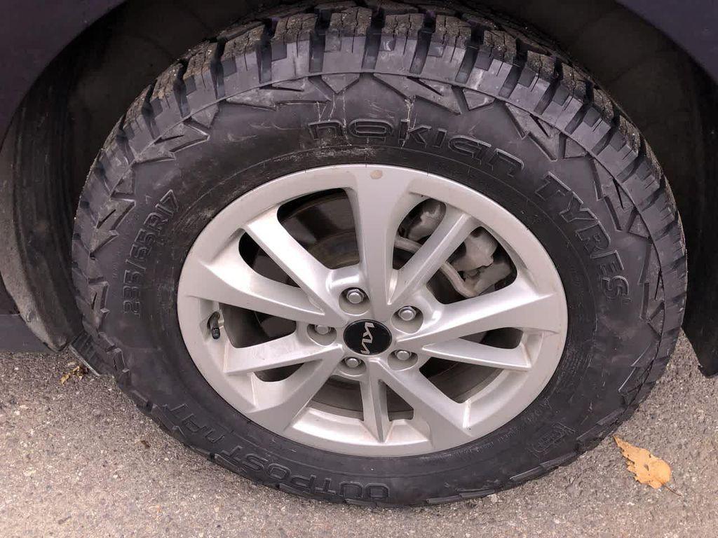 used 2024 Kia Carnival car, priced at $30,898