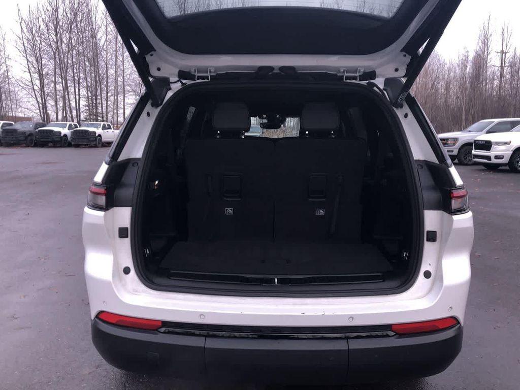 used 2024 Jeep Grand Cherokee L car, priced at $33,675