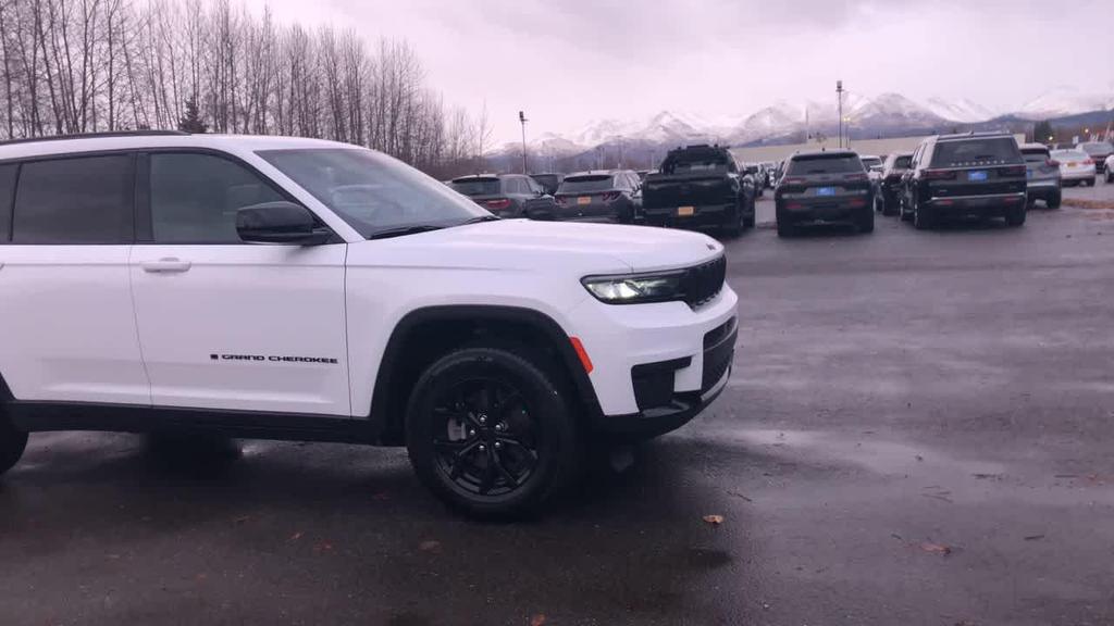 used 2024 Jeep Grand Cherokee L car, priced at $33,675