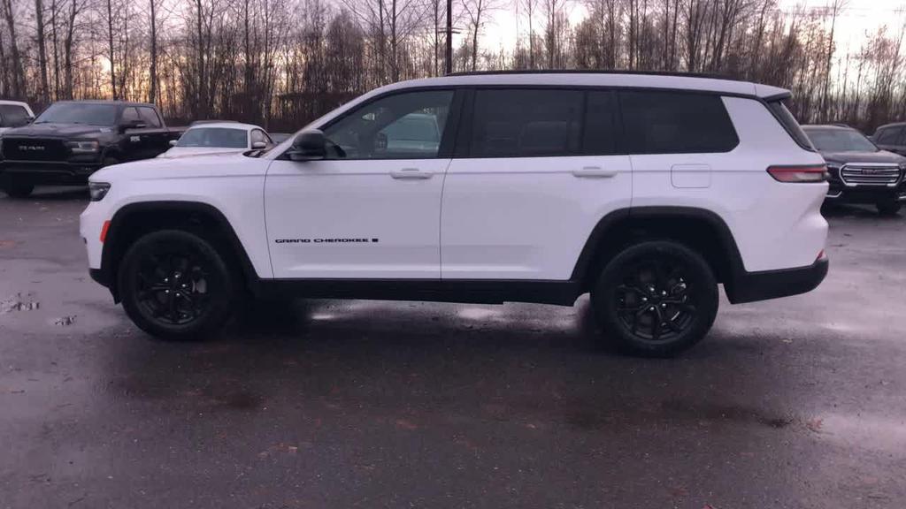 used 2024 Jeep Grand Cherokee L car, priced at $33,675