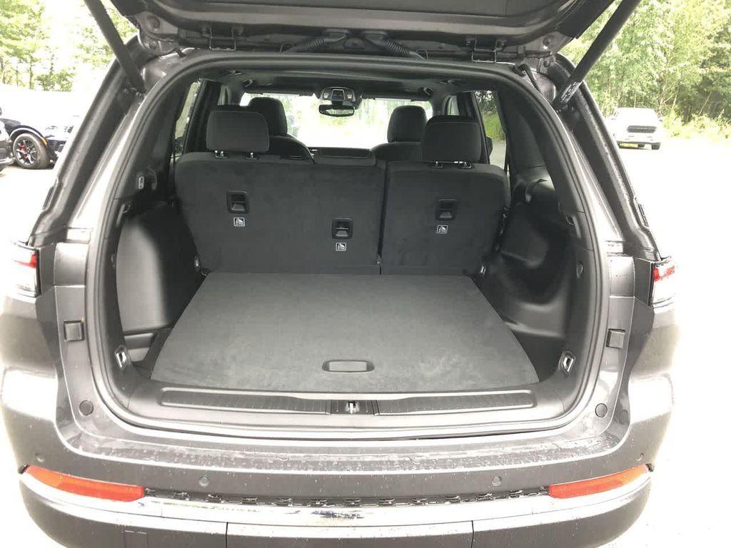 used 2024 Jeep Grand Cherokee car, priced at $36,900