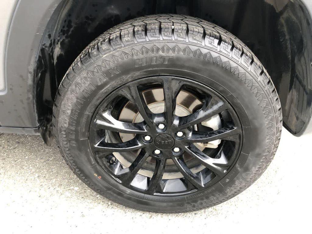 used 2023 Jeep Cherokee car, priced at $25,900