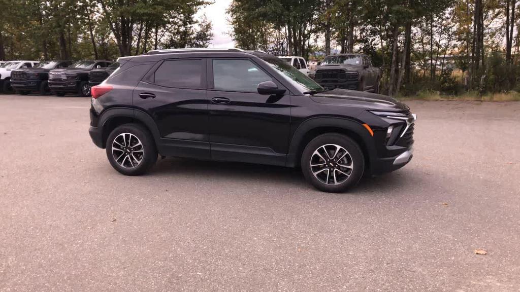used 2025 Chevrolet TrailBlazer car, priced at $26,509