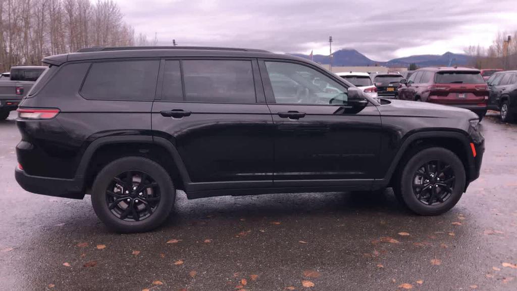 used 2024 Jeep Grand Cherokee L car, priced at $33,589
