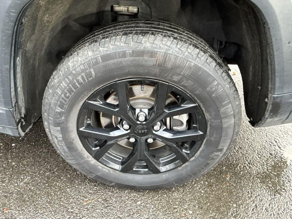 used 2024 Jeep Grand Cherokee L car, priced at $33,999