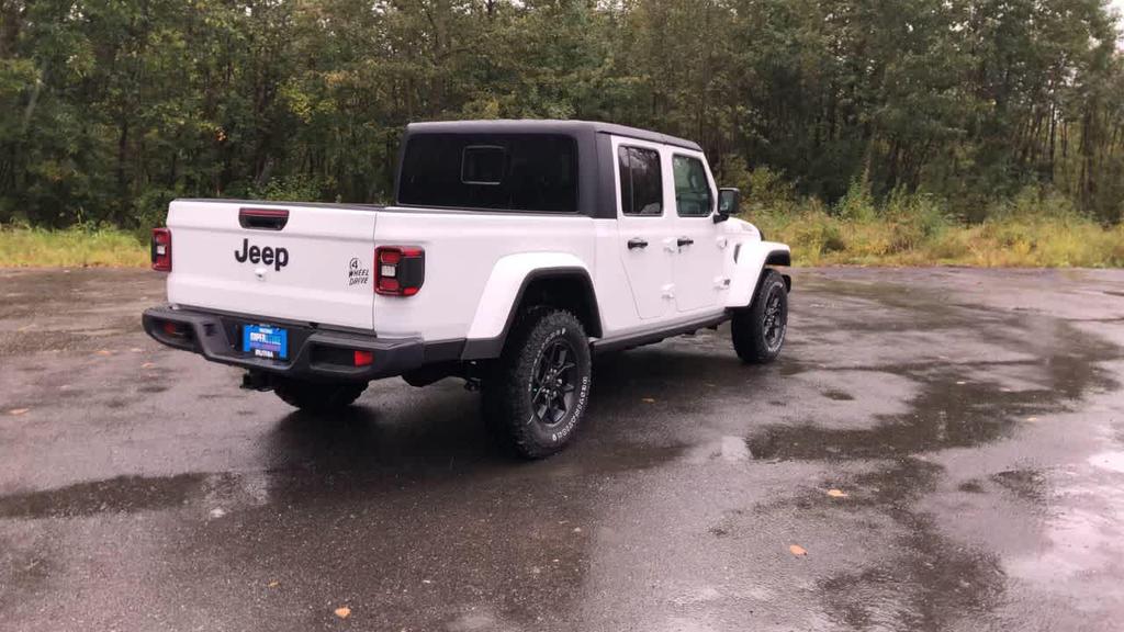new 2025 Jeep Gladiator car, priced at $47,928