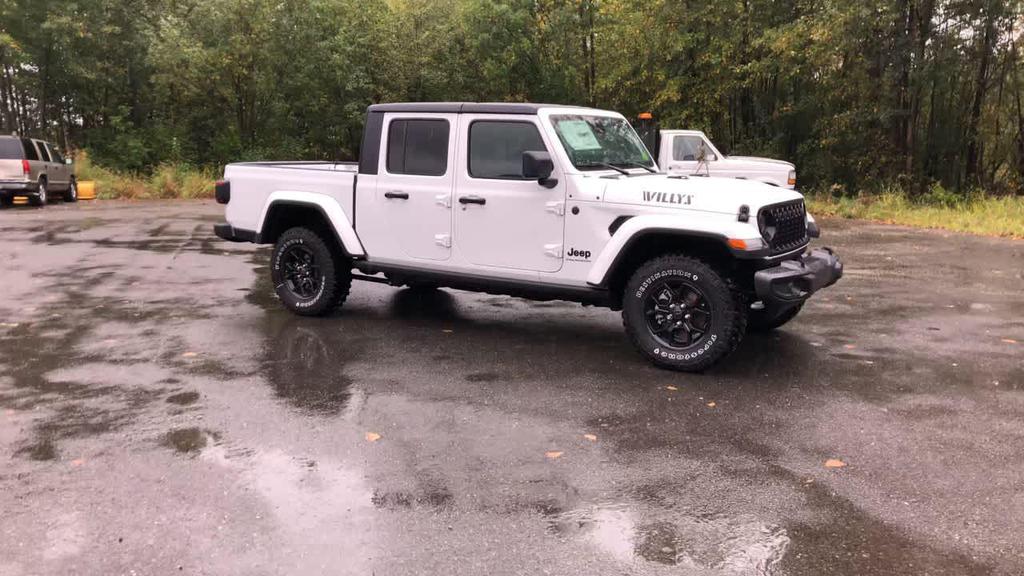 new 2025 Jeep Gladiator car, priced at $47,928