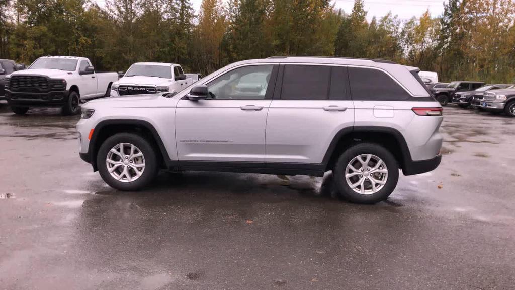 used 2023 Jeep Grand Cherokee car, priced at $33,995