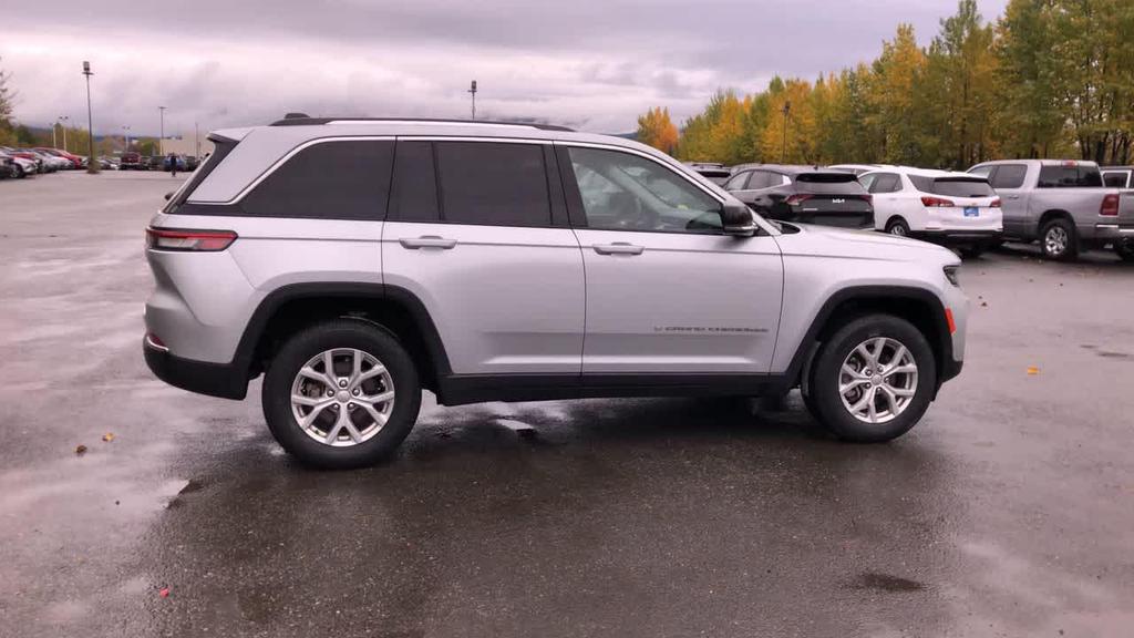 used 2023 Jeep Grand Cherokee car, priced at $33,995