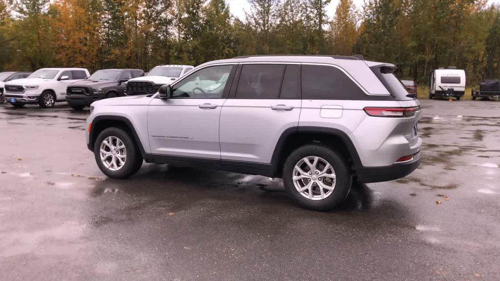 used 2023 Jeep Grand Cherokee car, priced at $33,995