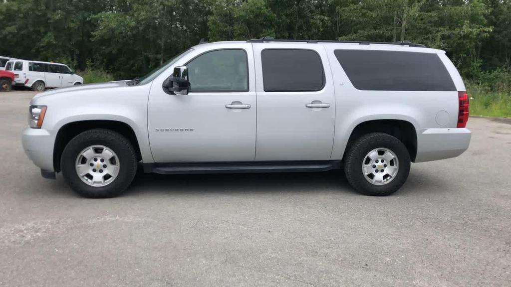 used 2010 Chevrolet Suburban car, priced at $8,999
