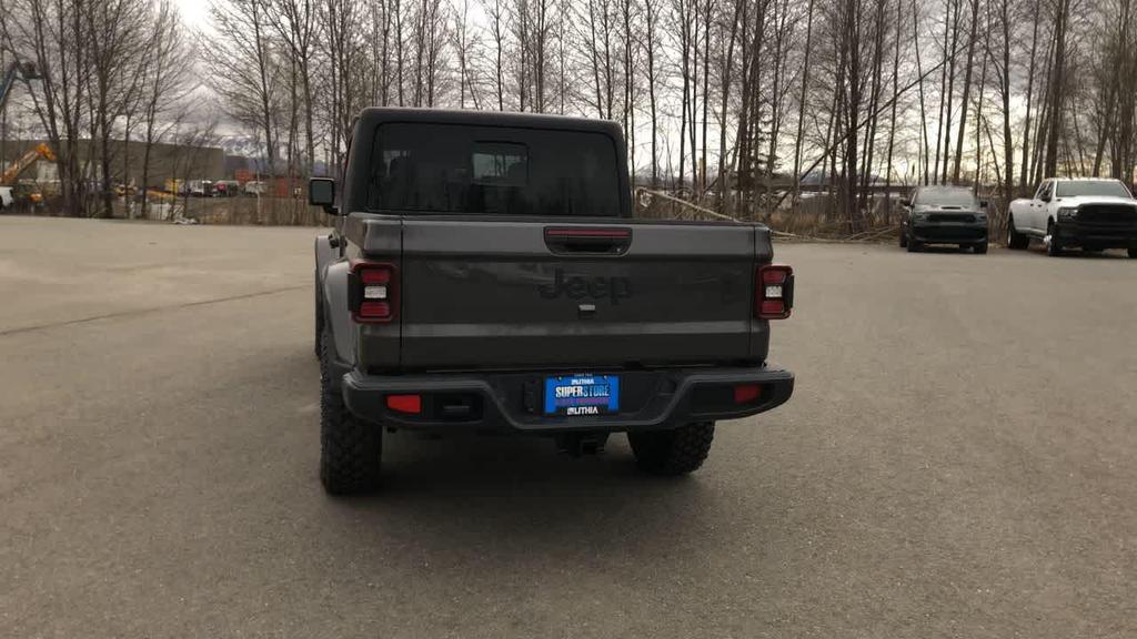 new 2025 Jeep Gladiator car, priced at $48,927