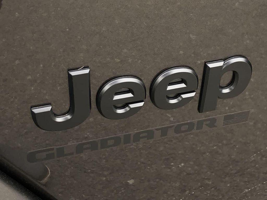 new 2025 Jeep Gladiator car, priced at $48,927