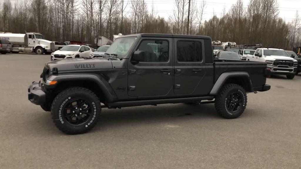 new 2025 Jeep Gladiator car, priced at $48,927