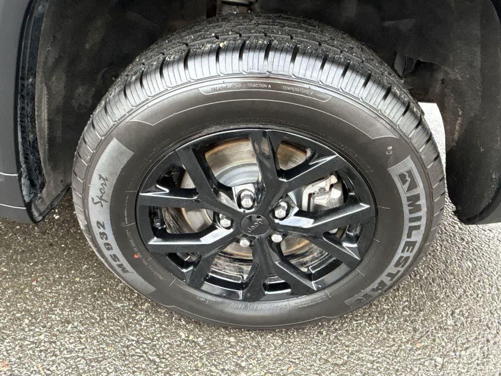 used 2024 Jeep Grand Cherokee L car, priced at $35,990