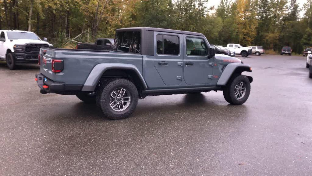 new 2025 Jeep Gladiator car, priced at $51,162