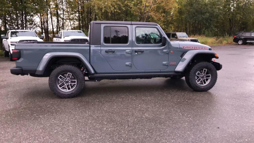 new 2025 Jeep Gladiator car, priced at $51,162
