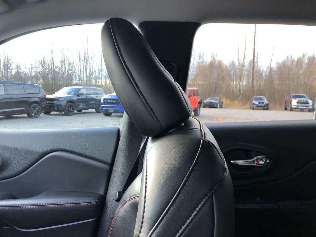 used 2022 Jeep Cherokee car, priced at $28,785