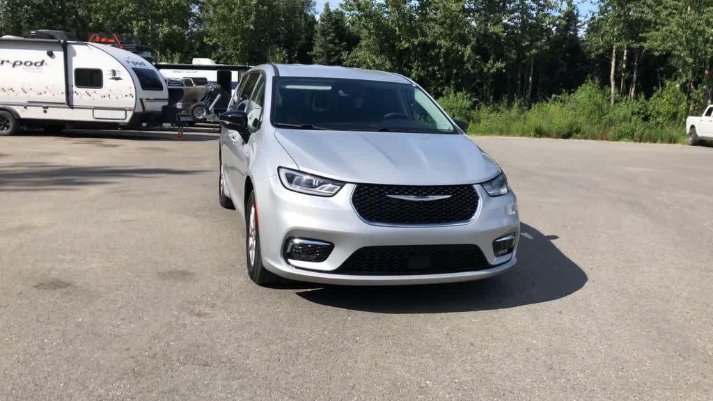 used 2024 Chrysler Pacifica car, priced at $31,950