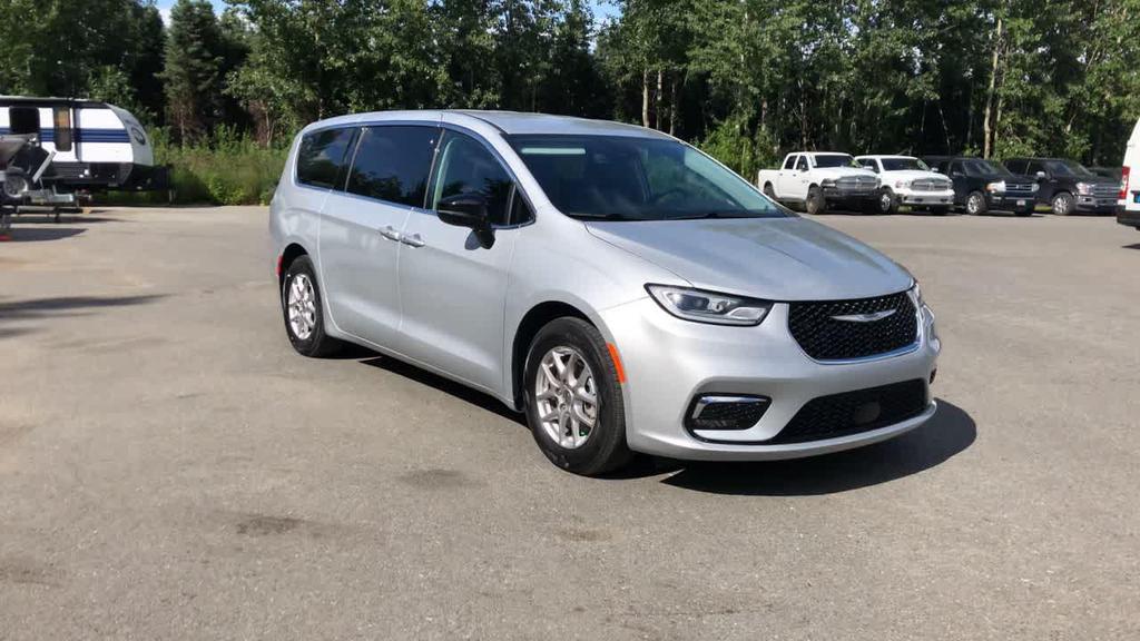 used 2024 Chrysler Pacifica car, priced at $31,950