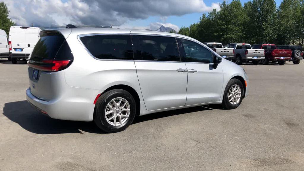 used 2024 Chrysler Pacifica car, priced at $31,950