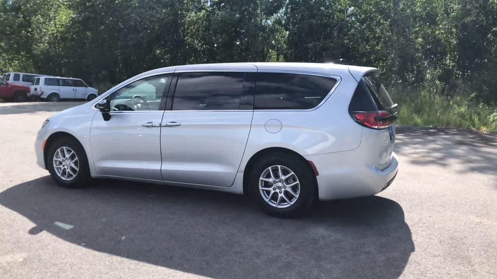 used 2024 Chrysler Pacifica car, priced at $31,950