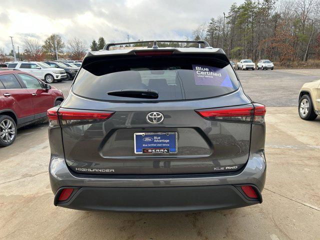 used 2022 Toyota Highlander car, priced at $35,900