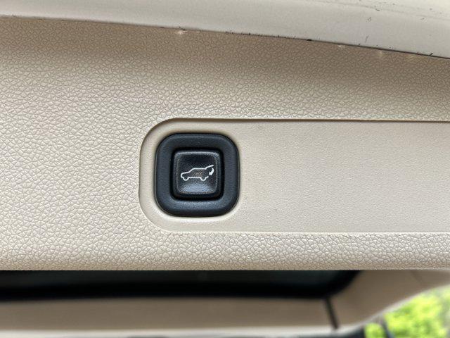 used 2013 GMC Yukon car, priced at $7,900