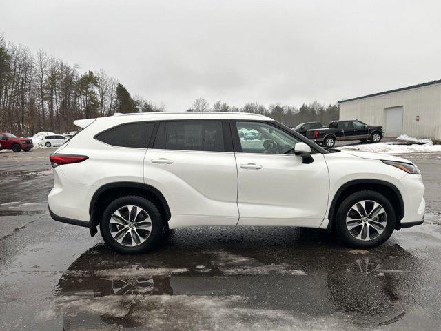 used 2021 Toyota Highlander car, priced at $33,500