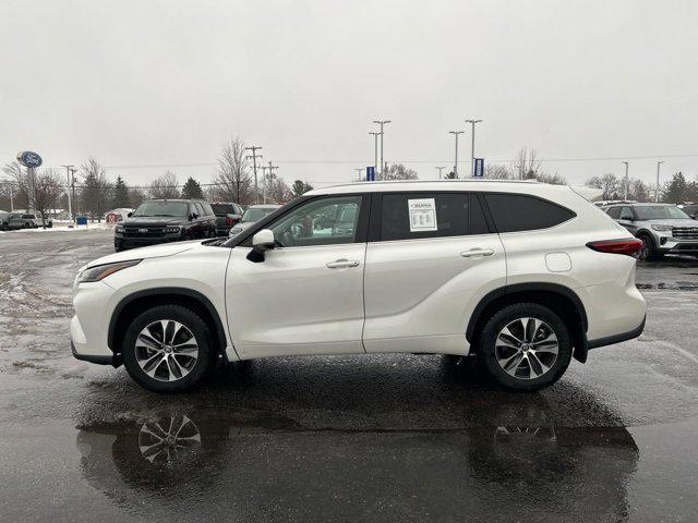 used 2021 Toyota Highlander car, priced at $33,500