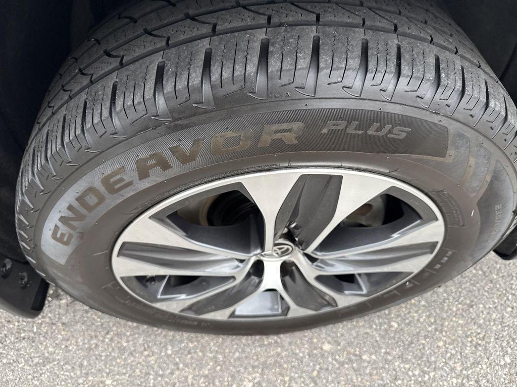 used 2022 Toyota Highlander car, priced at $35,997