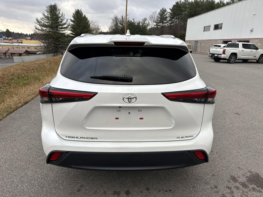 used 2022 Toyota Highlander car, priced at $35,997
