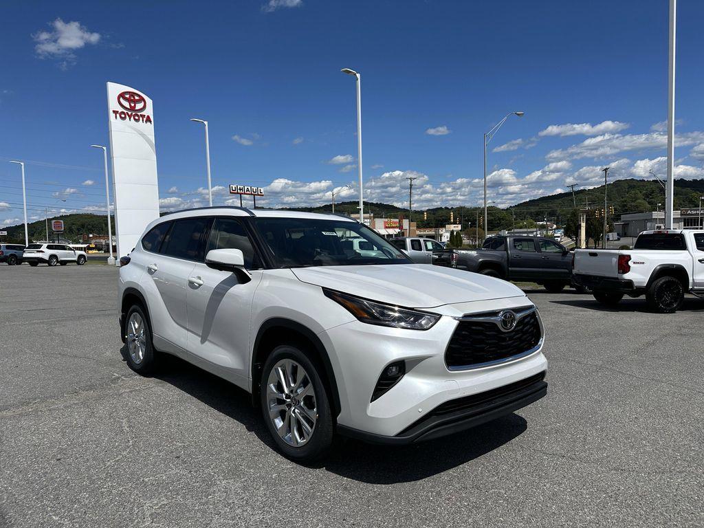 new 2025 Toyota Highlander car, priced at $53,482