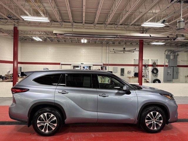 used 2021 Toyota Highlander Hybrid car, priced at $29,997