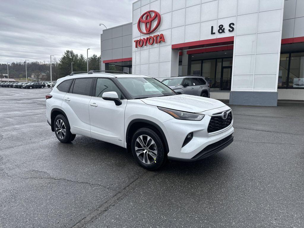 new 2026 Toyota Highlander Hybrid car, priced at $50,912