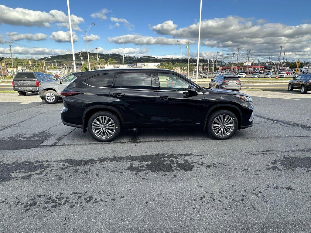 new 2025 Toyota Highlander Hybrid car, priced at $57,267