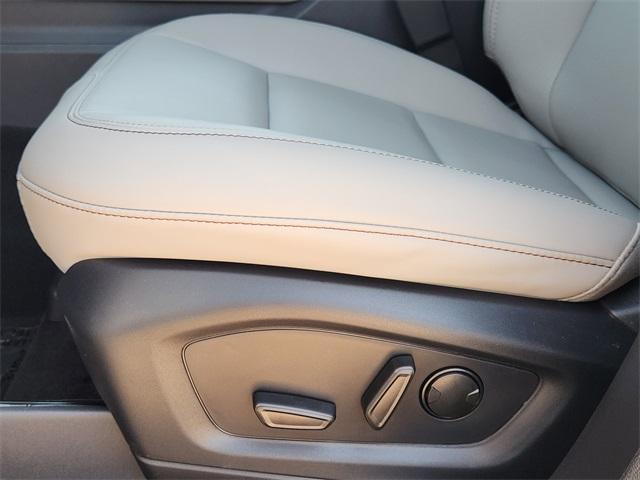 new 2025 Ford Explorer car, priced at $41,064