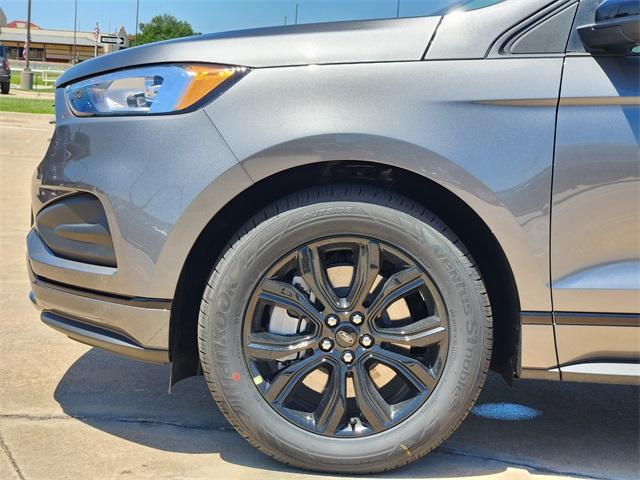 new 2024 Ford Edge car, priced at $33,949