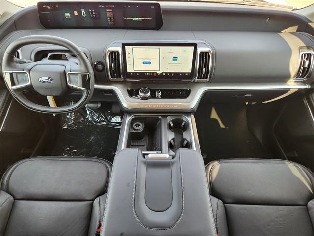 new 2025 Ford Expedition car, priced at $75,941