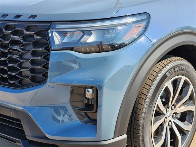 new 2025 Ford Explorer car, priced at $43,960