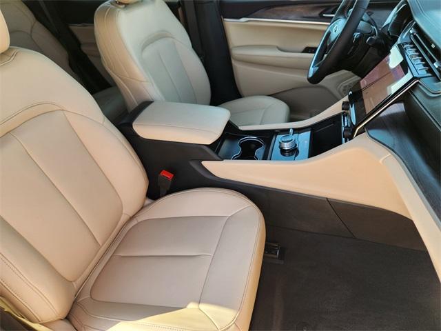 used 2025 Jeep Grand Cherokee car, priced at $40,900