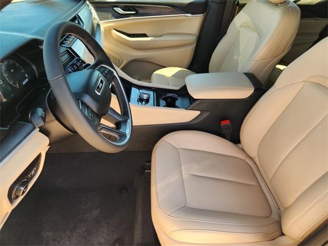 used 2025 Jeep Grand Cherokee car, priced at $40,900