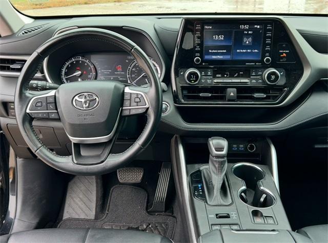 used 2022 Toyota Highlander car, priced at $36,500