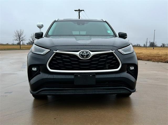 used 2022 Toyota Highlander car, priced at $36,500