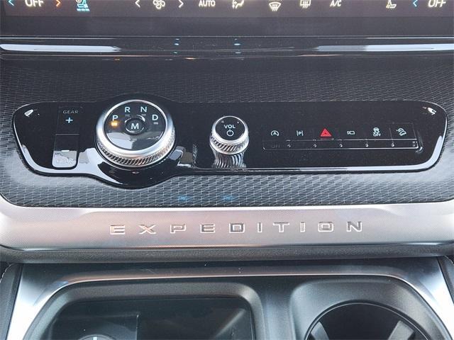 new 2025 Ford Expedition car, priced at $77,510