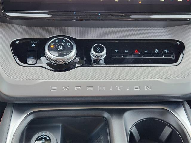 new 2025 Ford Expedition car, priced at $67,730