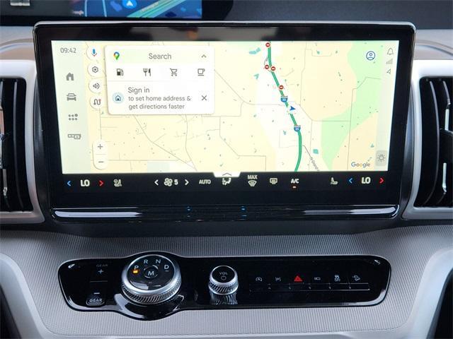 new 2025 Ford Expedition car, priced at $67,730