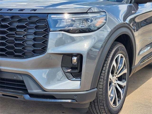 new 2025 Ford Explorer car, priced at $42,262